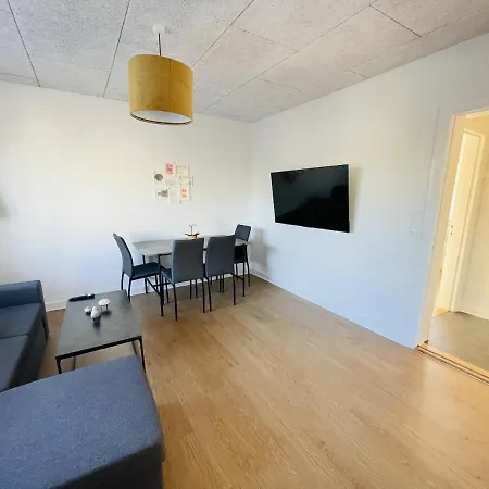 Aday - Luminous With 2 Bedrooms Apartment Frederikshavn