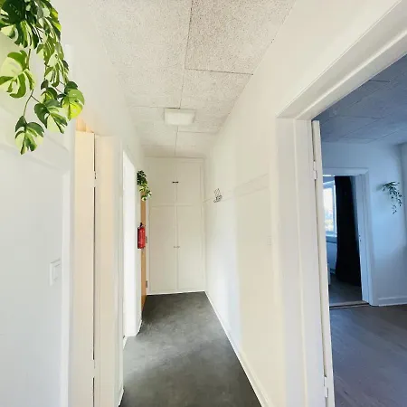 Aday - Luminous With 2 Bedrooms *