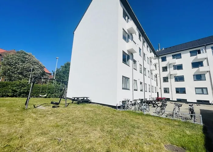 Apartman Aday - Luminous With 2 Bedrooms
